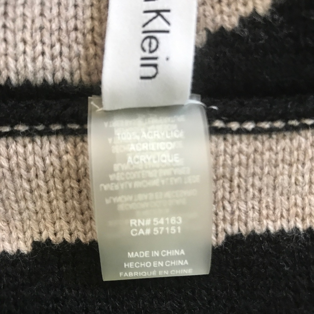 Calvin Klein Infinity Scarf 🧣 - Picture 6 of 8
